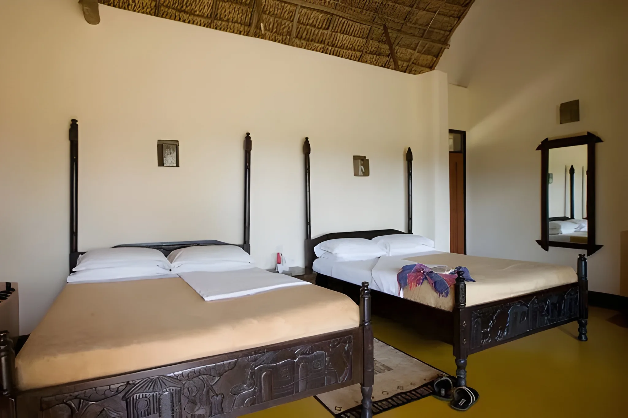 Sunken pool bar at Samburu Sopa Lodge